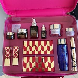 24 hour sale 🎉Estée Lauder gift box with full size and travel size kit